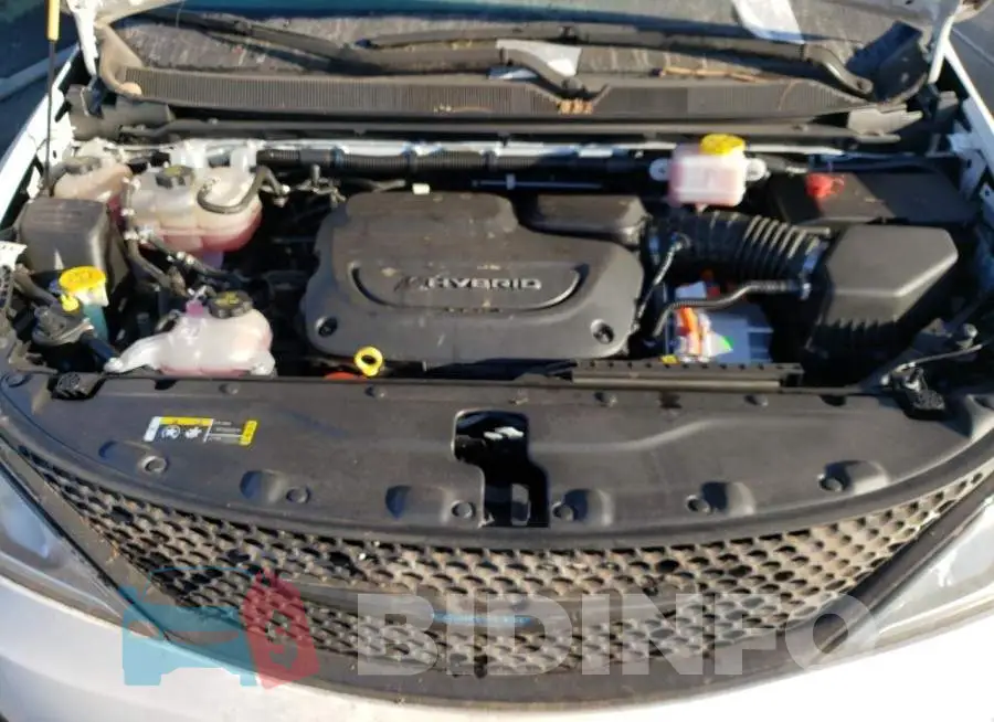 2C4RC1L73LR242546 Photo# 7