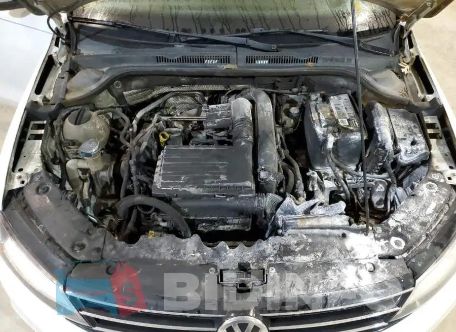 3VW167AJ7HM357085 Photo# 7