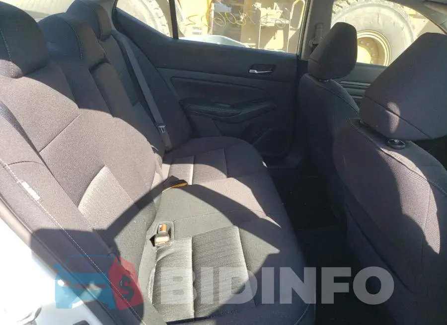 1N4BL4BV4LN320063 Photo# 6