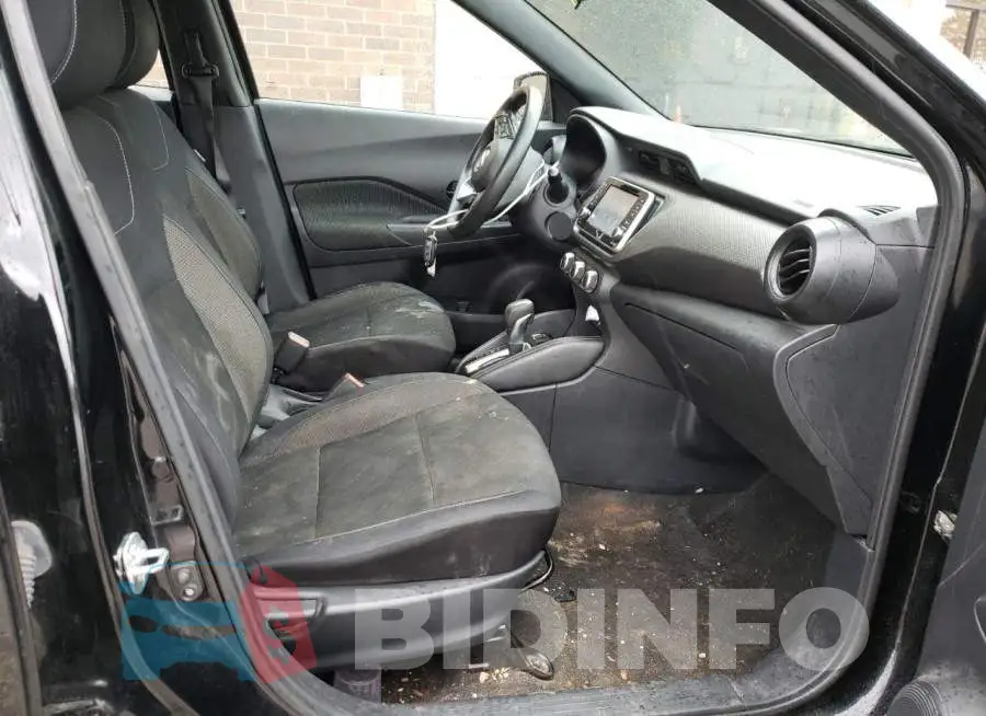 3N1CP5CU5JL531092 Photo# 5