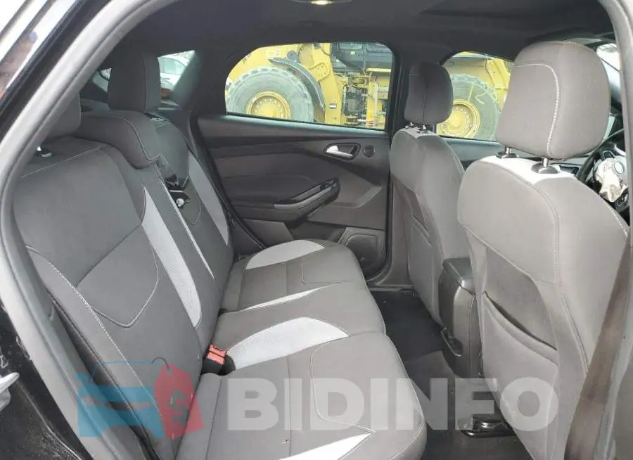 1FADP3L95GL250177 Photo# 6