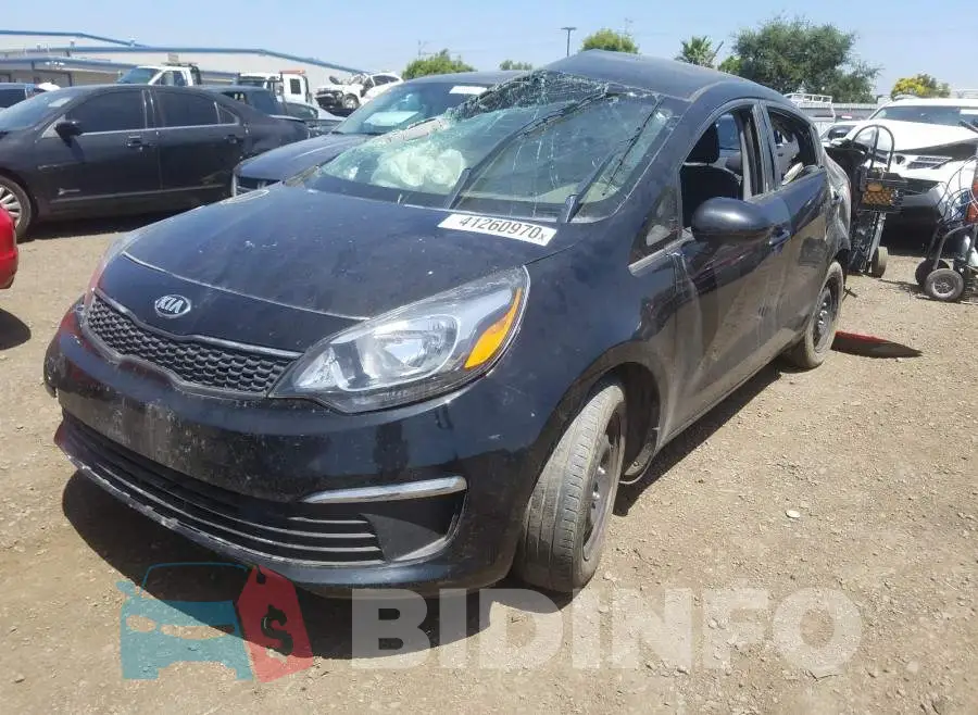 KNADM4A30H6036802 Photo# 2