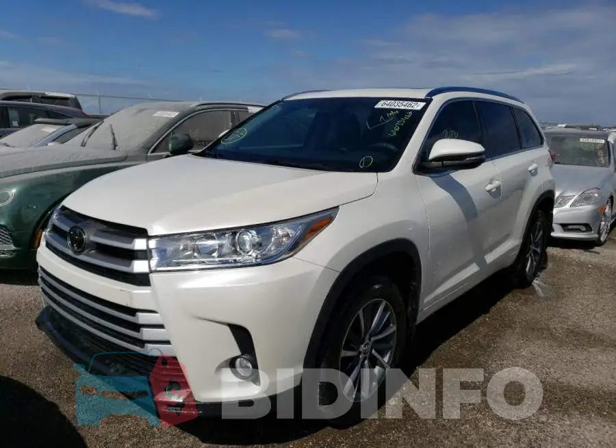 5TDJZRFH3JS540159 Photo# 2