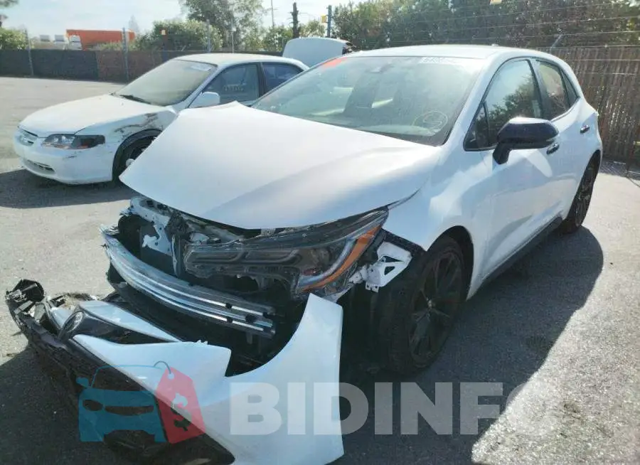 JTND4MBE8N3164913 Photo# 2