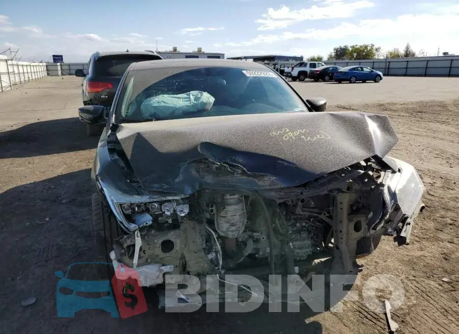 19UDE2F84JA008045 Photo# 9