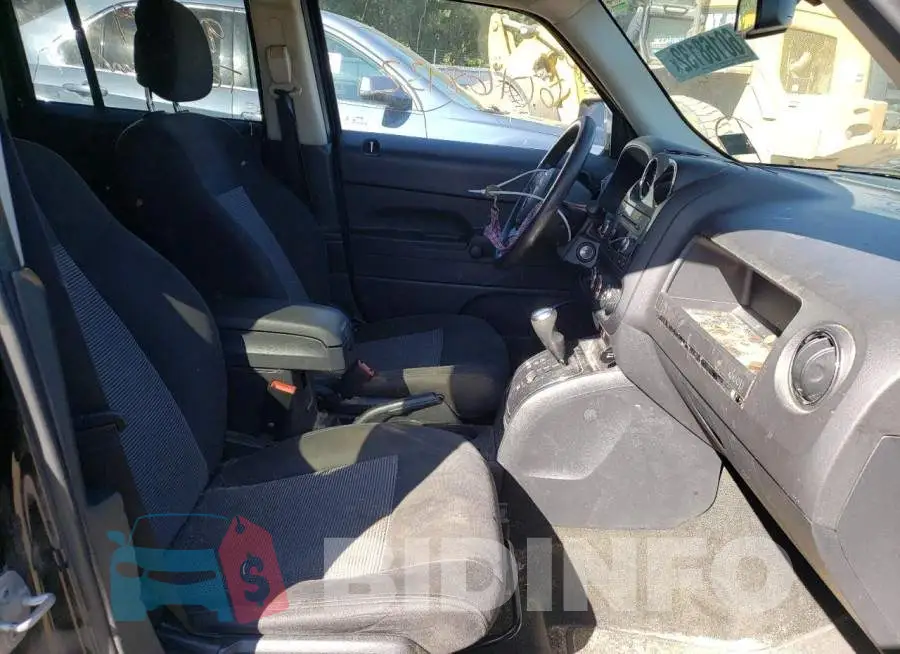 1C4NJPBA1GD537237 Photo# 5