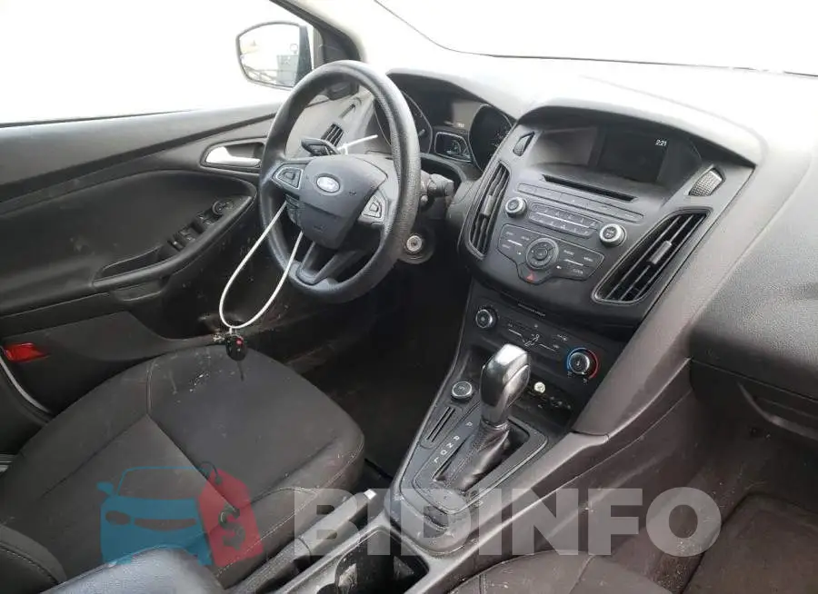 1FADP3F21GL400462 Photo# 9