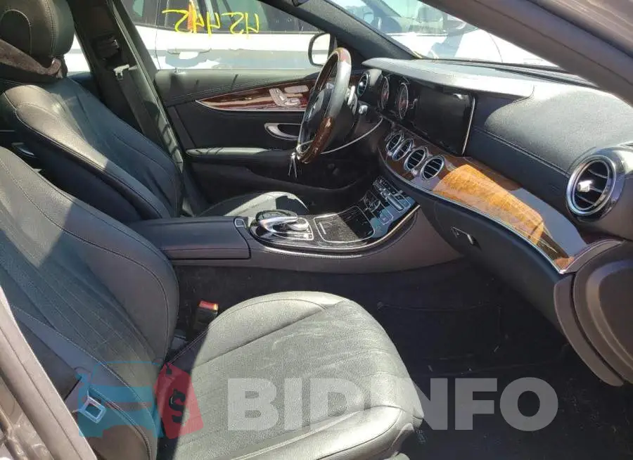 WDDZF4JB4HA100238 Photo# 5