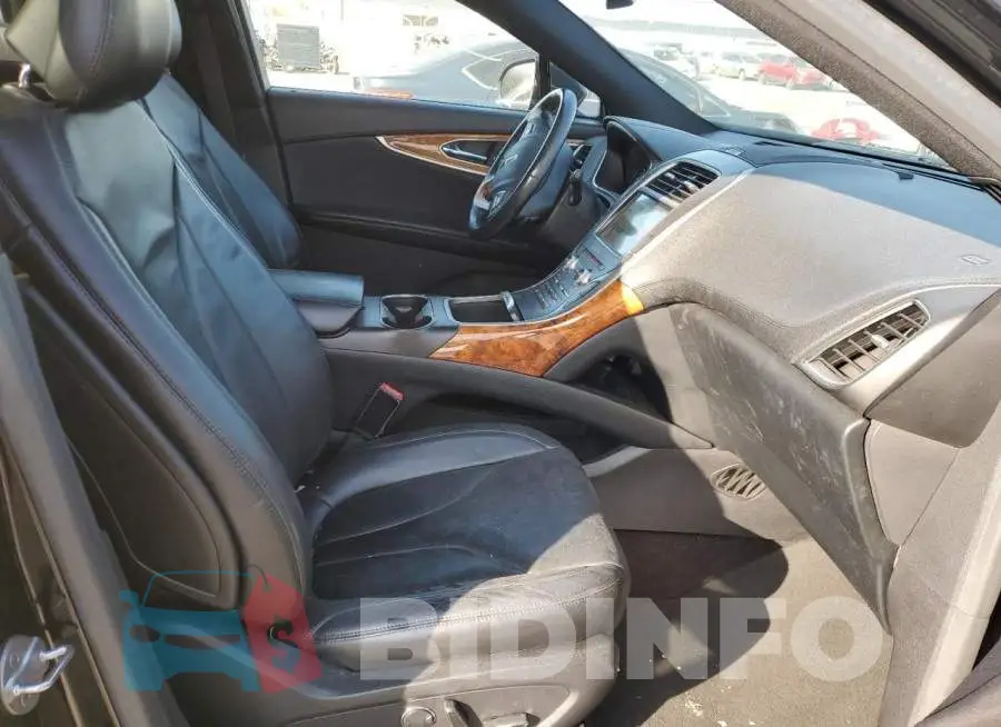 2LMTJ6KR9GBL55377 Photo# 5