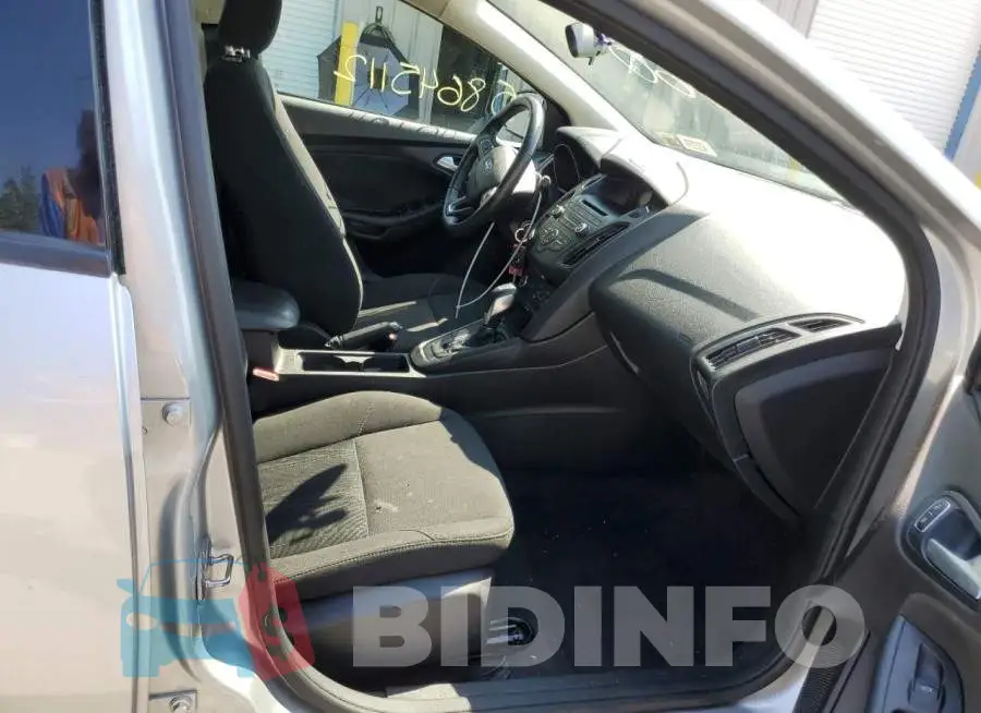 1FADP3F22GL319521 Photo# 5