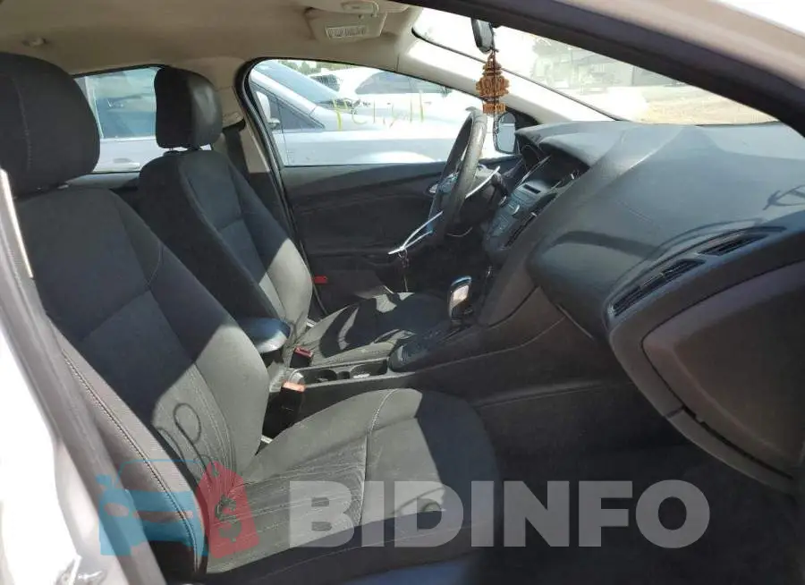 1FADP3F28GL325274 Photo# 5