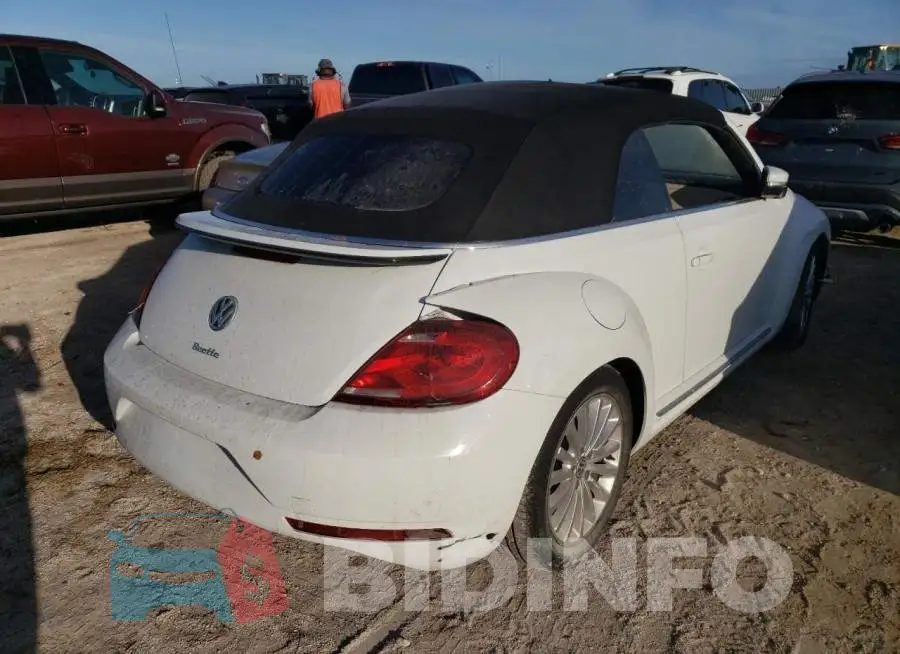 3VW5DAAT0KM504876 Photo# 4