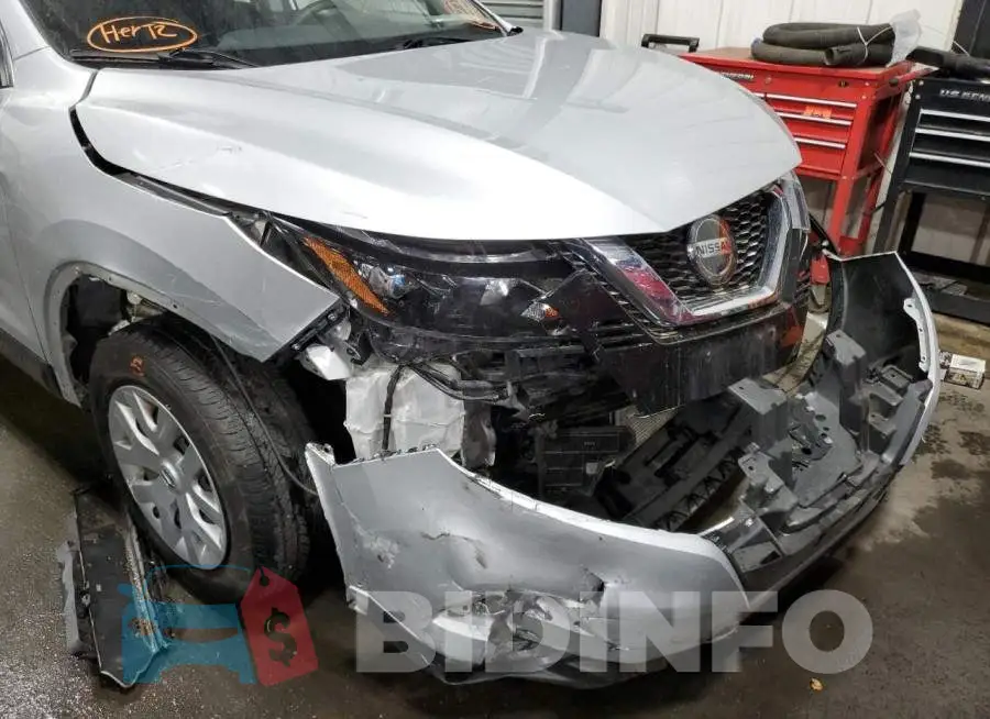 JN1BJ1CV9LW265751 Photo# 9