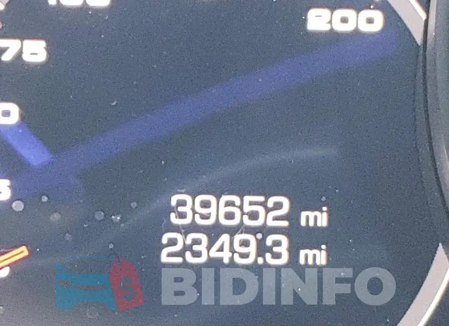 WP0AB2A73JL132692 Photo# 8