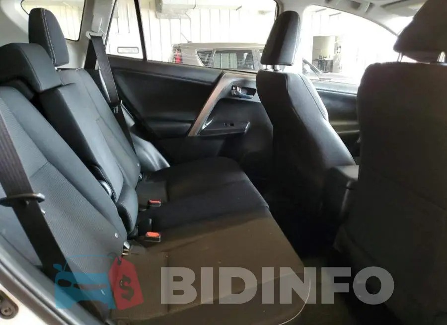 JTMRFREV2HD221120 Photo# 6