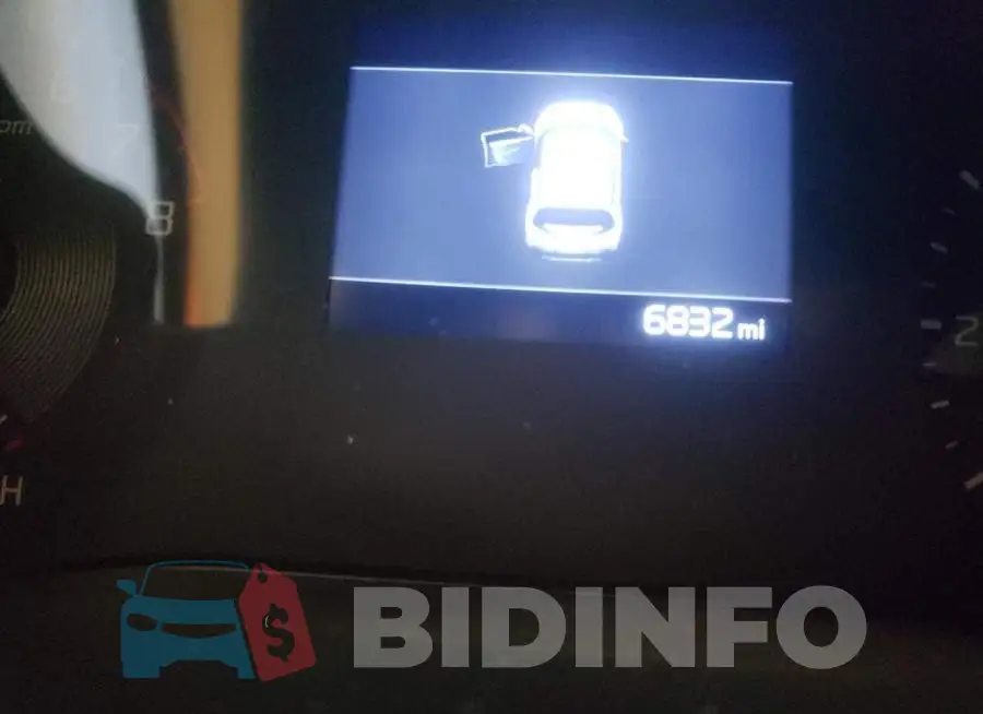 KNDJ23AU6L7734574 Photo# 8