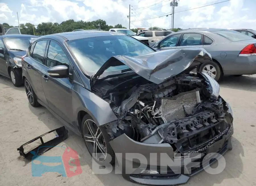 1FADP3L90JL322572 Photo# 1