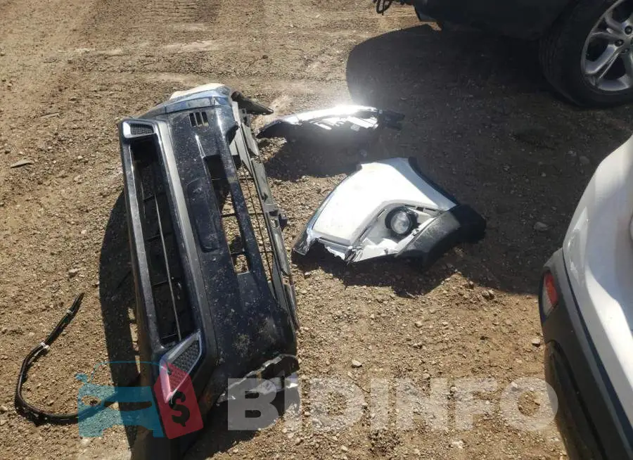 JA4AD3A36KZ035072 Photo# 9