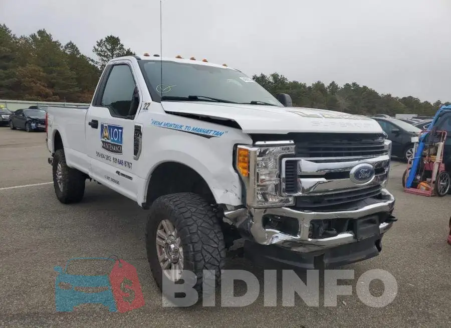 1FTBF3BT1HED48064 Photo# 1