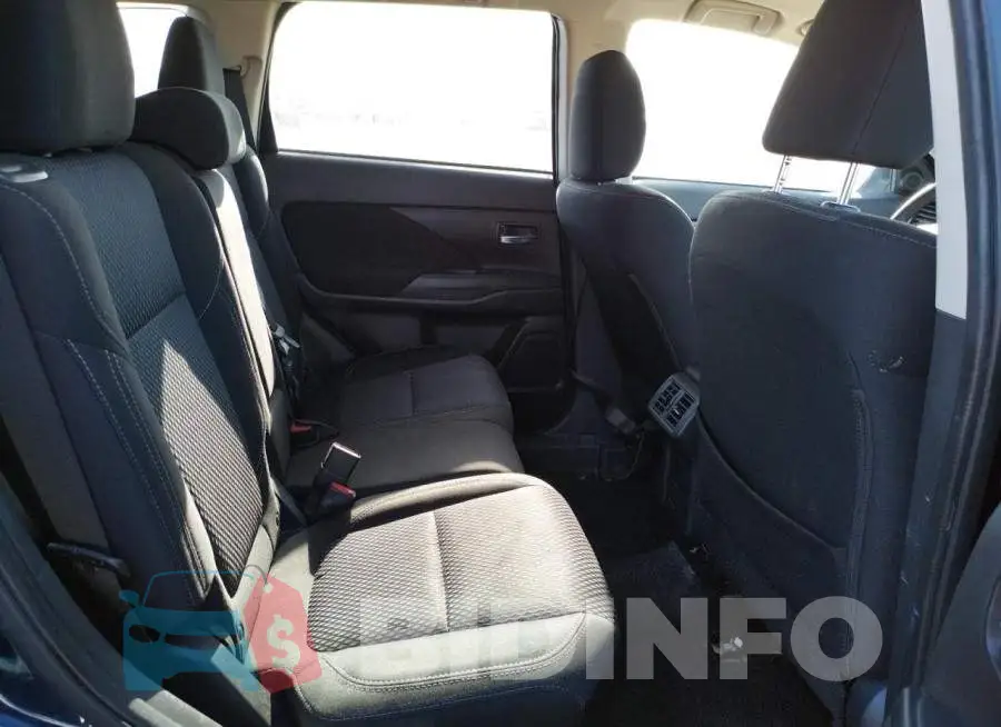 JA4AD2A39LZ014843 Photo# 6
