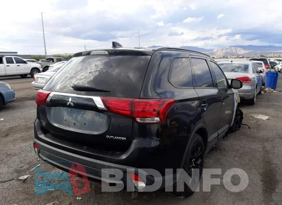 JA4AD3A38JZ046878 Photo# 4