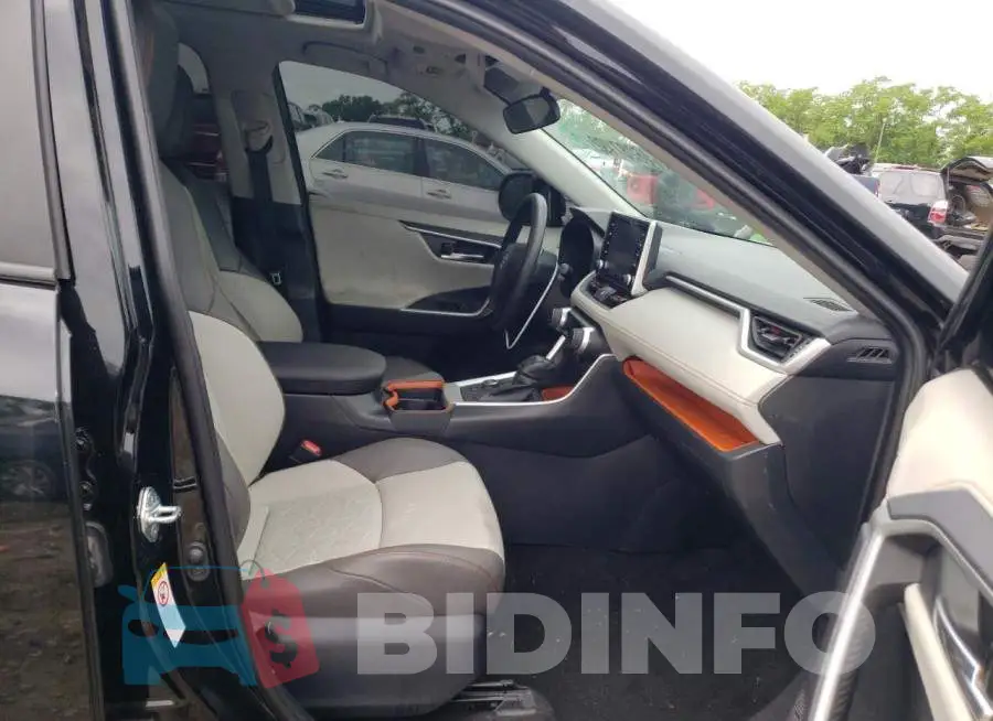 2T3J1RFV8KW001114 Photo# 5