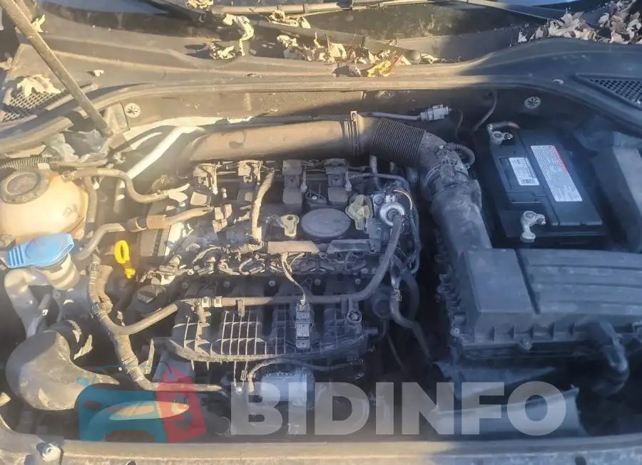 1VWLA7A33KC013352 Photo# 7