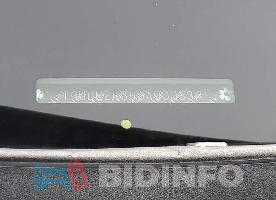 19UDE2F35JA000539 Photo# 10