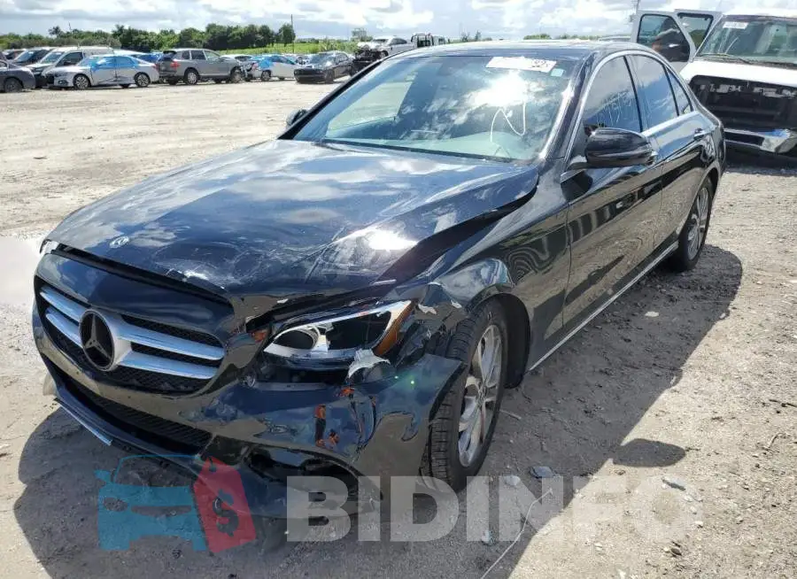 55SWF4JB7JU270697 Photo# 2