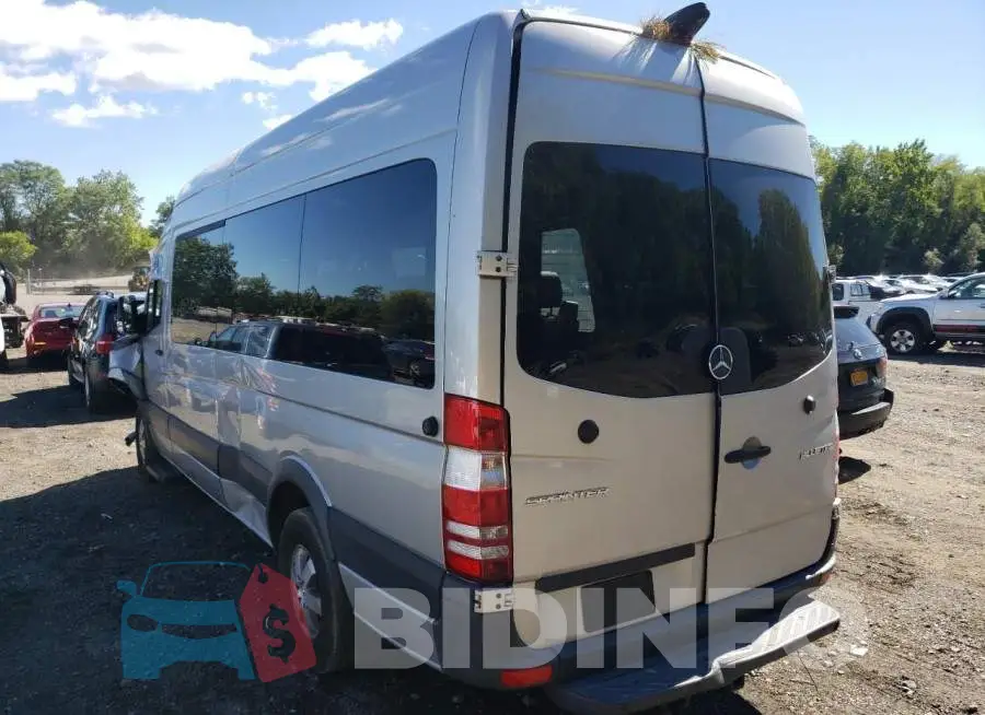 8BRPE8CD8GE131735 Photo# 3