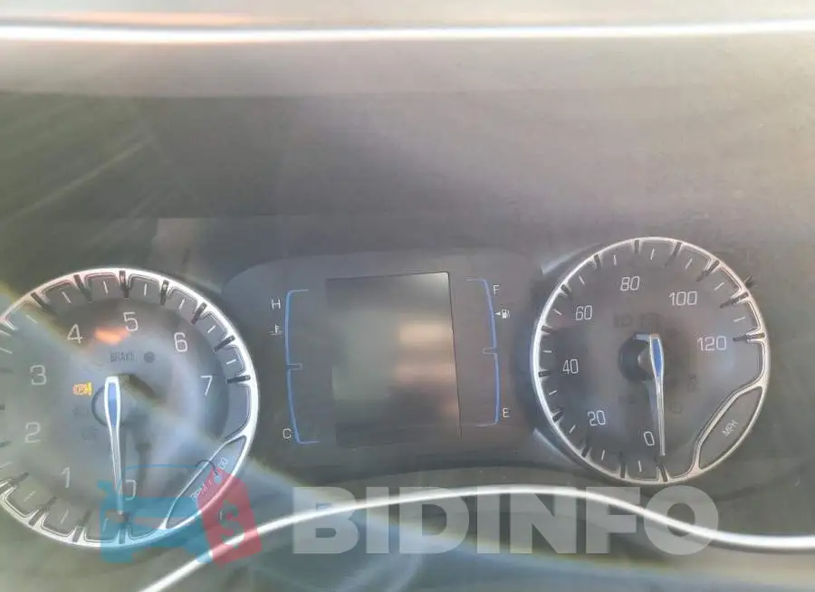 2C4RC1BG2LR124022 Photo# 8