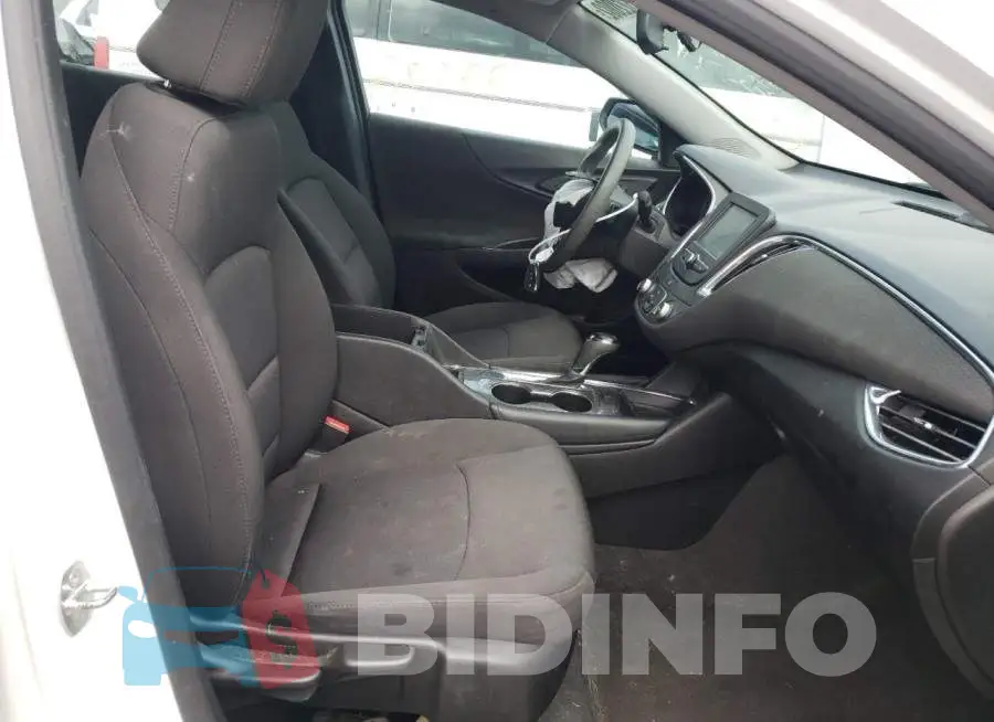 1G1ZD5ST6JF153036 Photo# 5