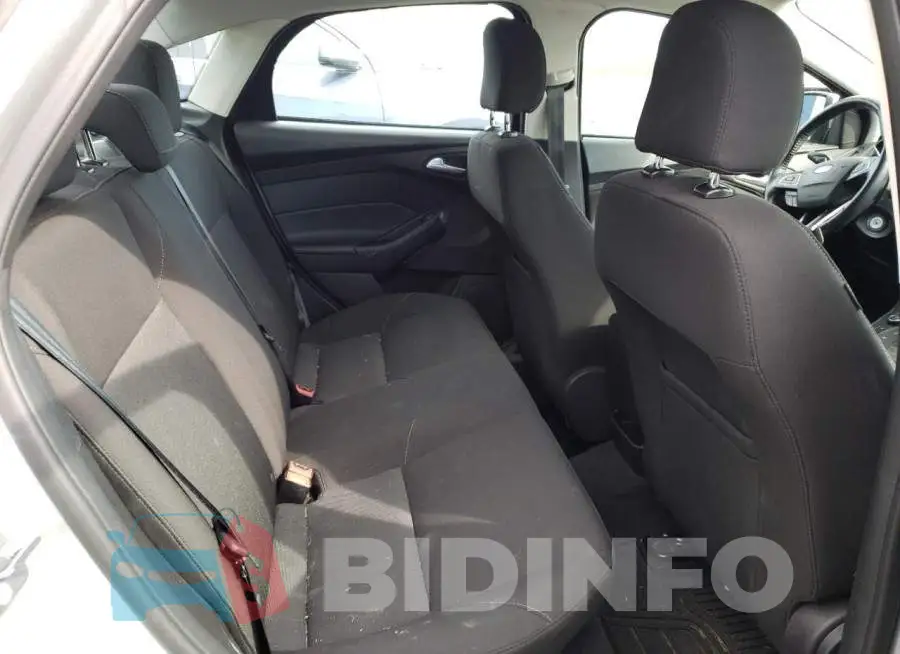 1FADP3F27GL211332 Photo# 6