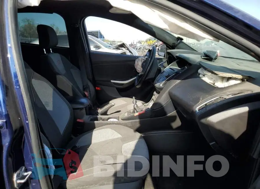 1FADP3L92HL237484 Photo# 5