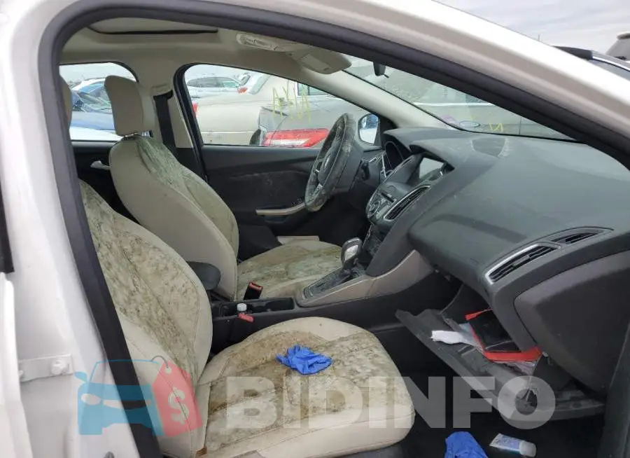 1FADP3N23HL312354 Photo# 5