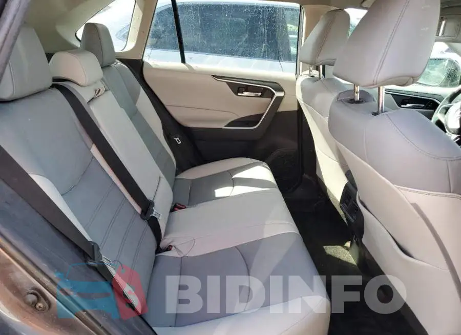 2T3C1RFV9KW056714 Photo# 6