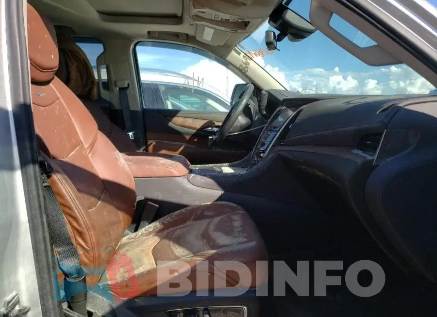 1GYS3BKJ2LR285148 Photo# 5