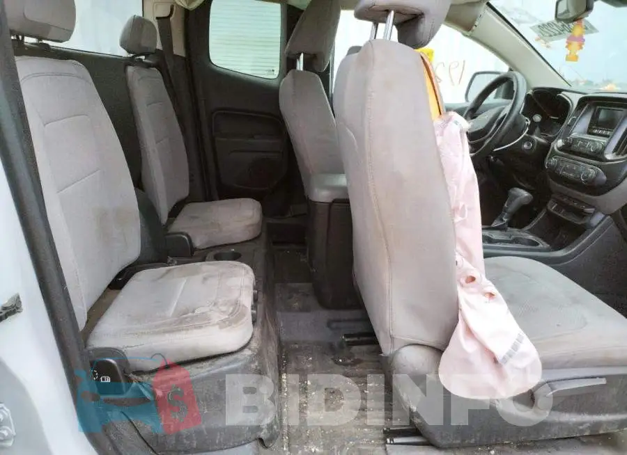 1GCHSBE38G1102775 Photo# 6