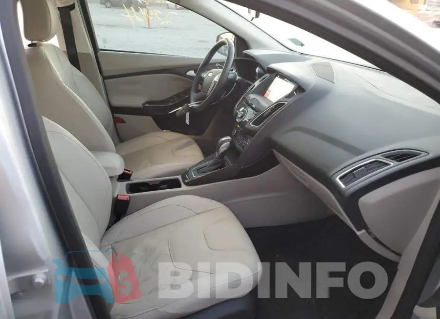 1FADP3R45GL212301 Photo# 5