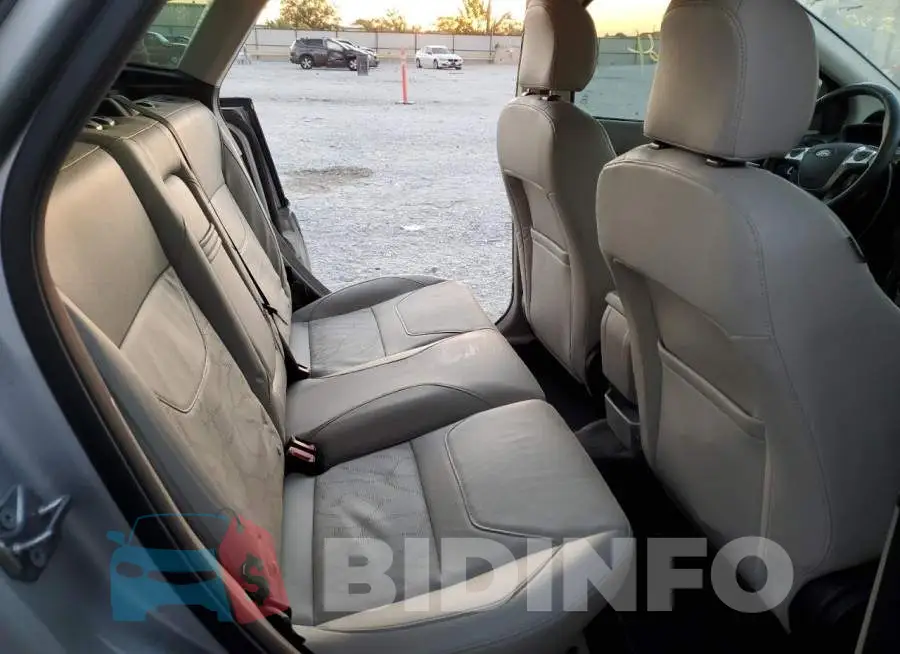 1FADP3R45GL212301 Photo# 6