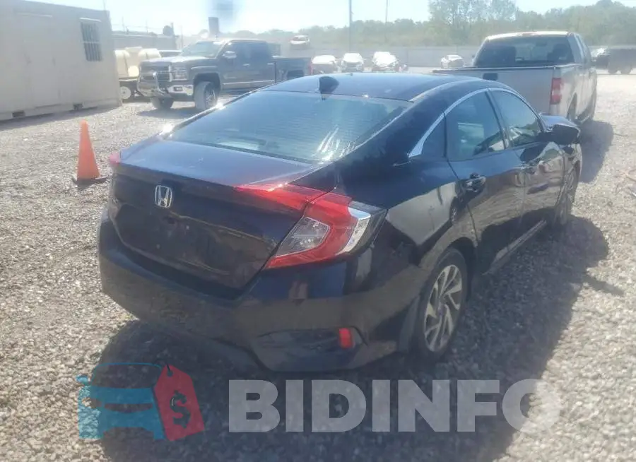 19XFC2F72HE025227 Photo# 4