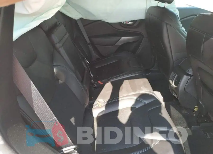 1C4PJLLB0KD232801 Photo# 6