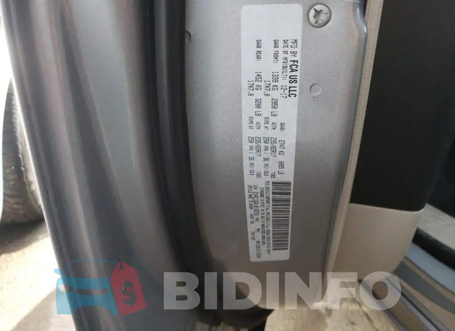 2C4RC1BGXJR142216 Photo# 10