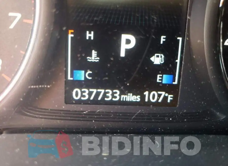 JA4AD3A33LZ005061 Photo# 8
