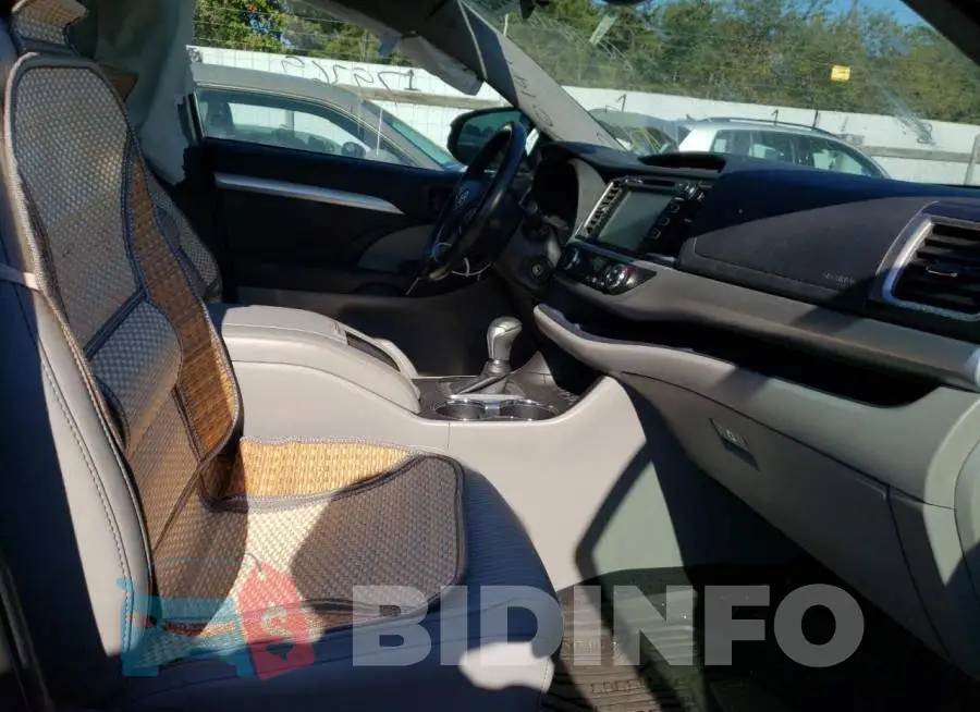 5TDBZRFH0JS836728 Photo# 5