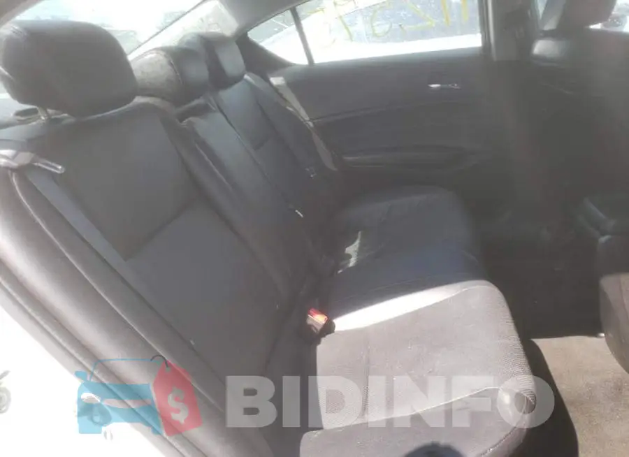 19UDE2F75GA020401 Photo# 6