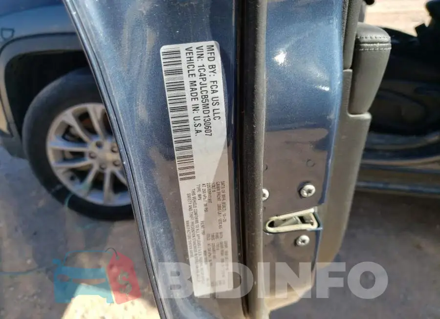 1C4PJLCB5MD130607 Photo# 10