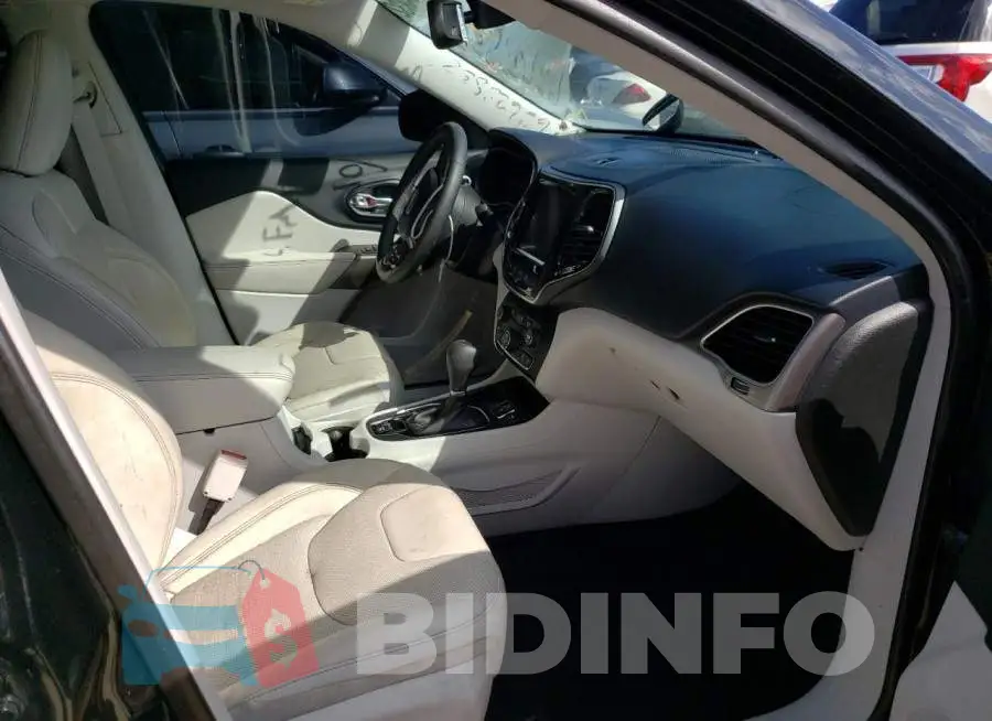 1C4PJLDB3KD270120 Photo# 5