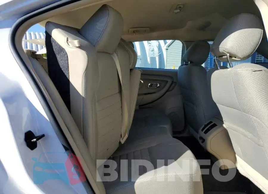 1FAHP2D87JG110780 Photo# 10