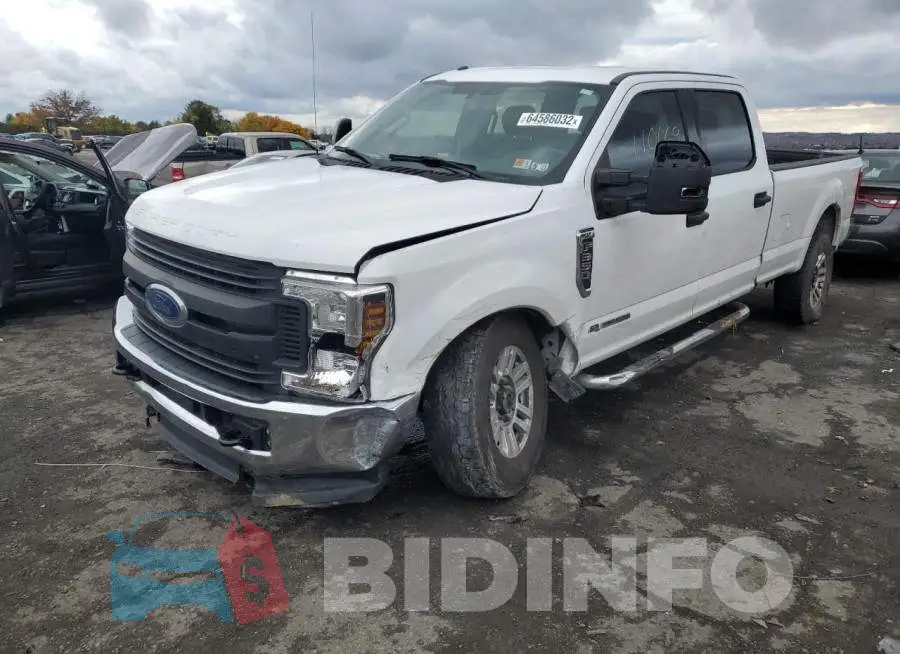 1FT8W3BT6JEB72693 Photo# 2